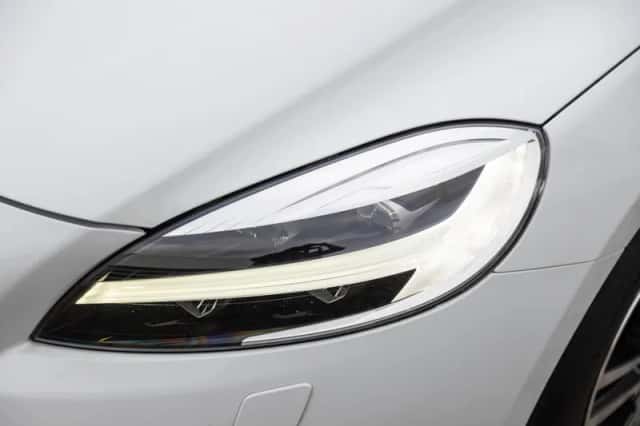 Volvo V40 (2016) thumbnail 17