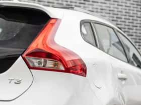 Volvo V40 (2016) thumbnail 21