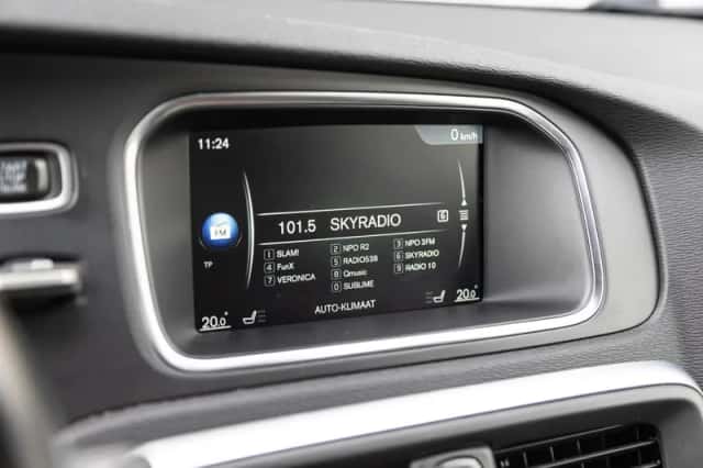 Volvo V40 (2016) thumbnail 25