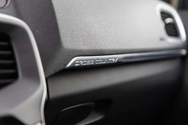 Volvo V40 (2016) thumbnail 26