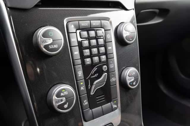 Volvo V40 (2016) thumbnail 27