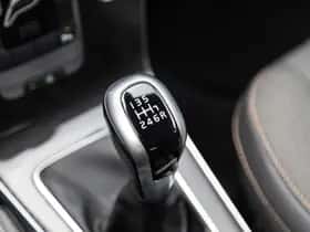 Volvo V40 (2016) thumbnail 27