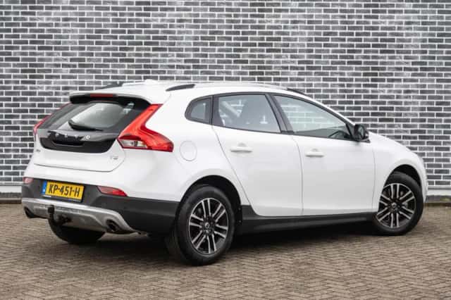 Volvo V40 (2016) thumbnail 4