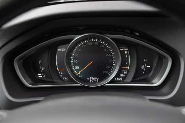 Volvo V40 (2016) thumbnail 31