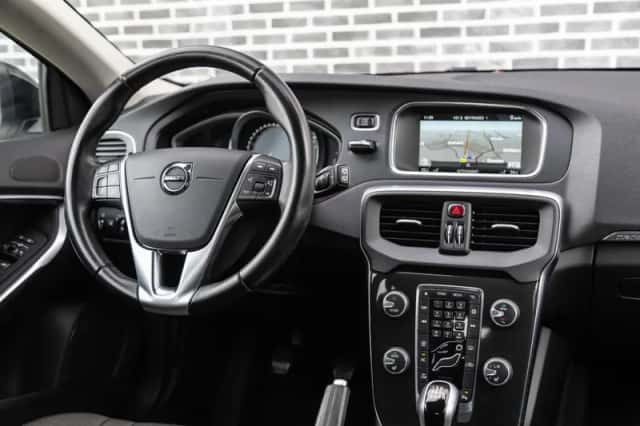 Volvo V40 (2016) thumbnail 33