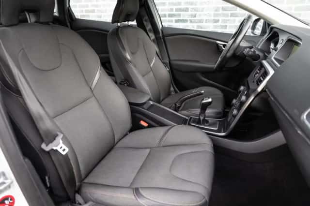 Volvo V40 (2016) thumbnail 5