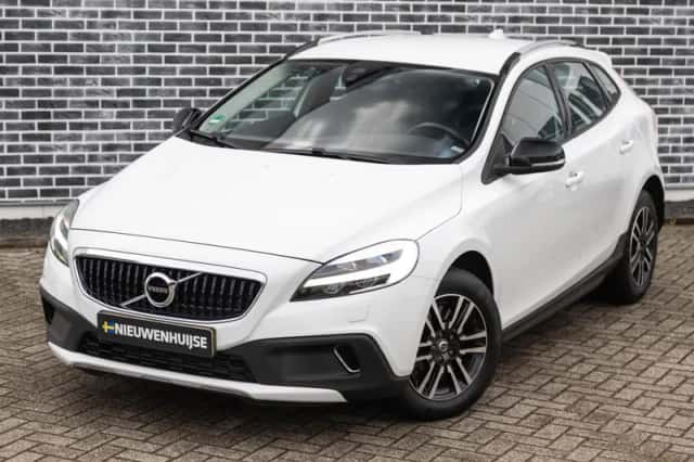 Volvo V40 (2016) thumbnail 9