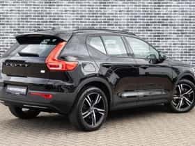 Volvo XC40 thumbnail 3
