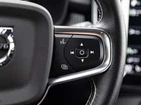 Volvo XC40 thumbnail 23