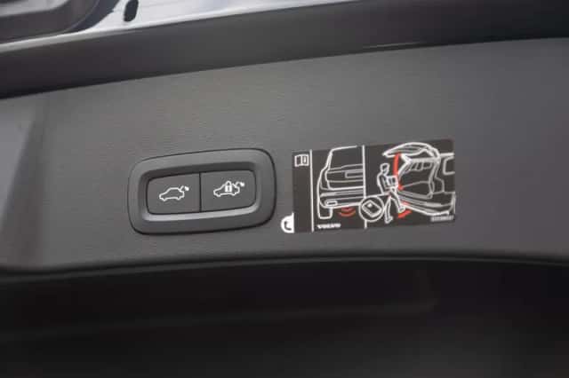 Volvo XC40 (2020) thumbnail 41