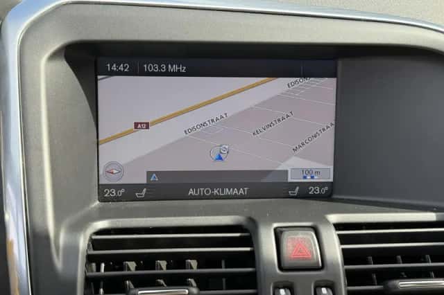 Volvo XC60 (2013) thumbnail 11
