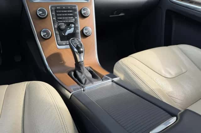 Volvo XC60 (2013) thumbnail 19