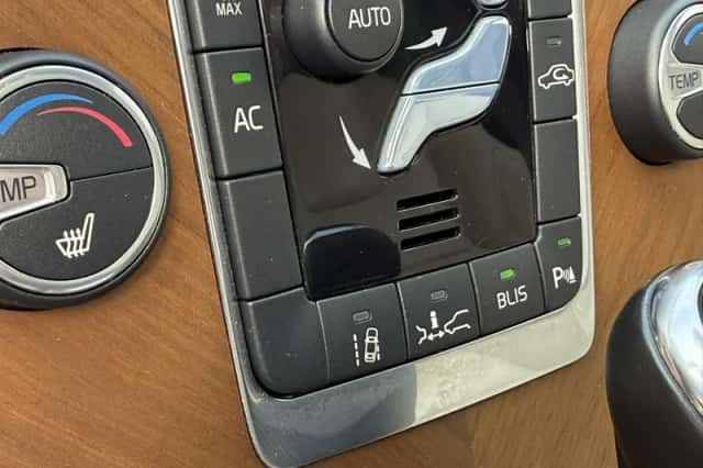 Volvo XC60 (2013) thumbnail 20