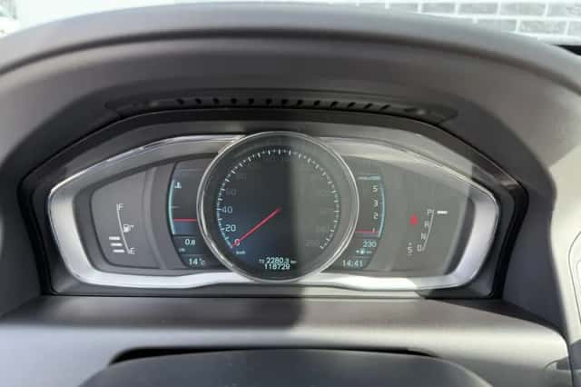 Volvo XC60 (2013) thumbnail 9