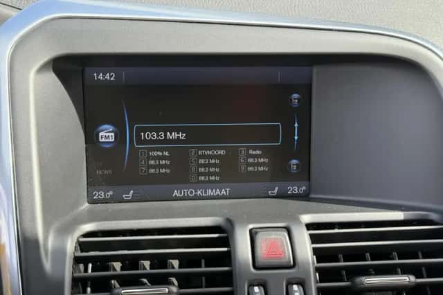 Volvo XC60 (2013) thumbnail 10