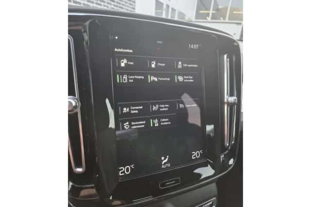 Volvo XC40 (2021) thumbnail 14