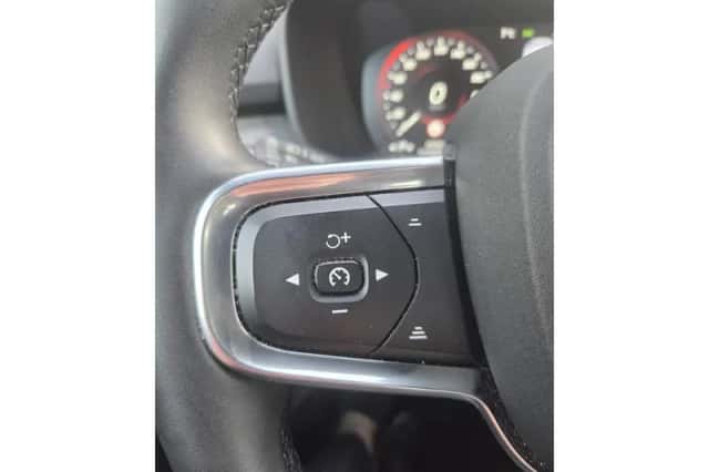 Volvo XC40 (2021) thumbnail 15