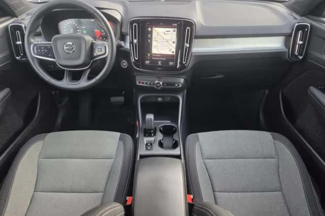 Volvo XC40 (2021) thumbnail 3