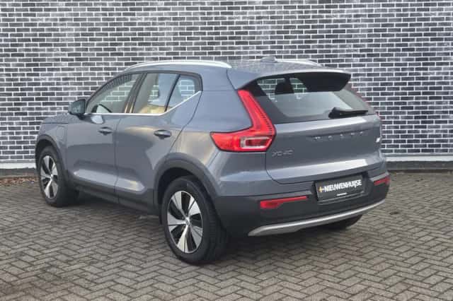 Volvo XC40 (2021) thumbnail 4