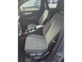 Volvo XC40 thumbnail 4