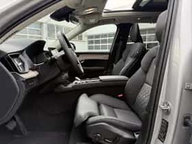 Volvo XC90 thumbnail 3