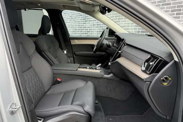 Volvo XC90 (2025) thumbnail 25