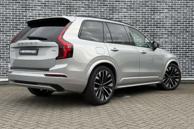 Volvo XC90 (2025) thumbnail 4
