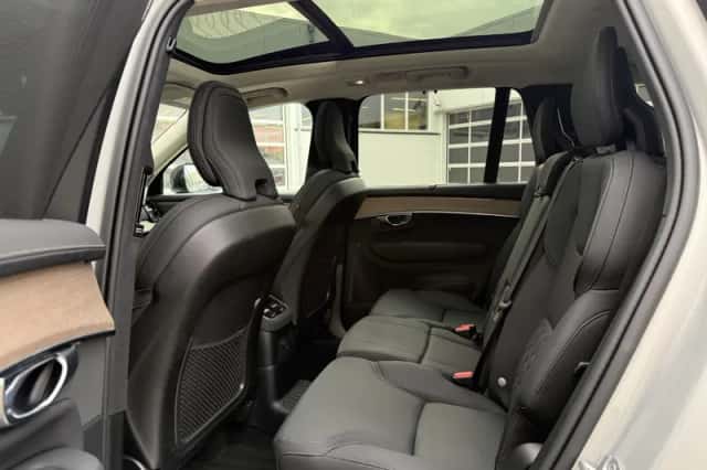 Volvo XC90 (2025) thumbnail 33