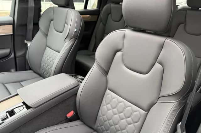 Volvo XC90 (2025) thumbnail 8
