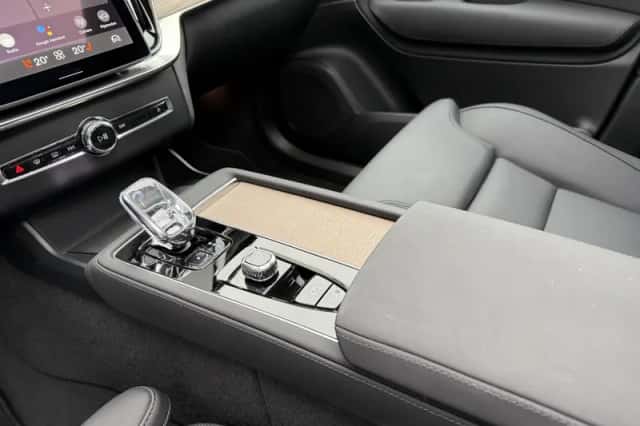 Volvo XC90 (2025) thumbnail 10