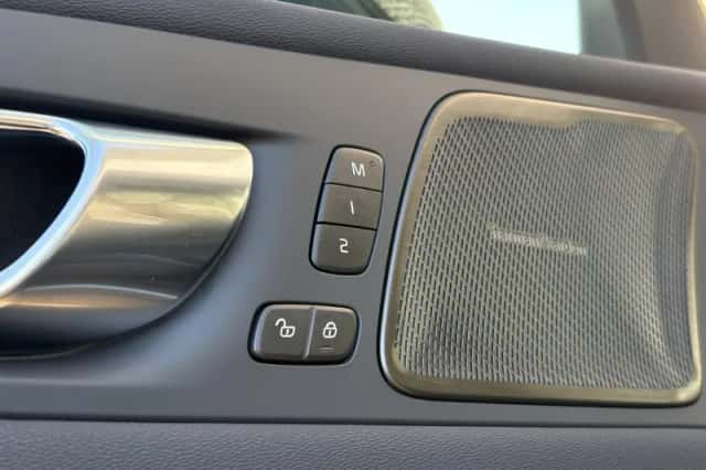 Volvo XC60 (2024) thumbnail 25