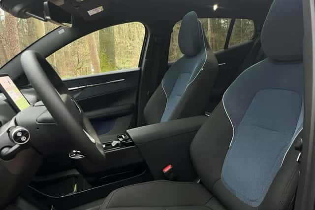 Volvo EX30 (2025) thumbnail 15