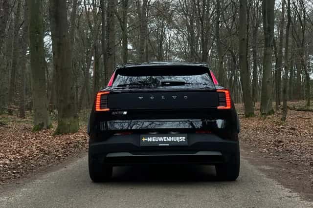 Volvo EX30 (2025) thumbnail 18