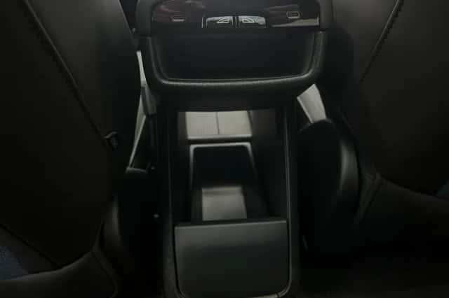 Volvo EX30 (2025) thumbnail 35