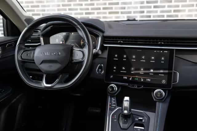 Lynk & Co 01 (2022) thumbnail 6
