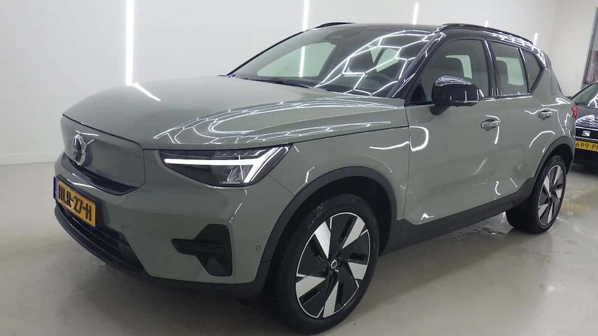 Volvo EX40 — foto 1