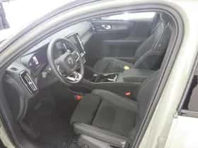 Volvo EX40 thumbnail 6
