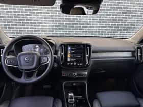 Volvo XC40 thumbnail 3