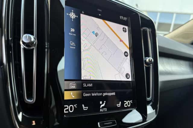 Volvo XC40 (2022) thumbnail 24
