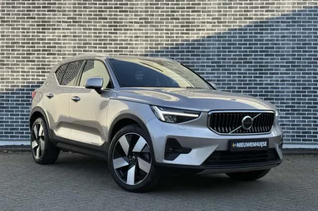 Volvo XC40 (2022) thumbnail 5