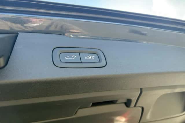 Volvo V60 (2021) thumbnail 11