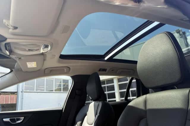 Volvo V60 (2021) thumbnail 14