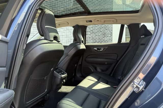 Volvo V60 (2021) thumbnail 8