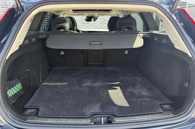 Volvo V60 (2021) thumbnail 9