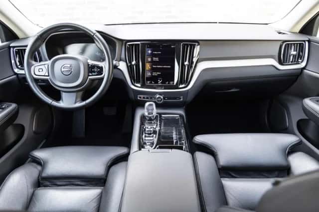 Volvo V60 (2020) thumbnail 2