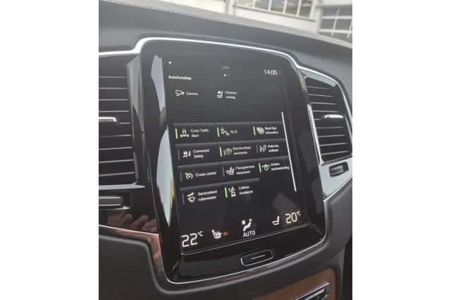 Volvo XC90 (2022) thumbnail 18