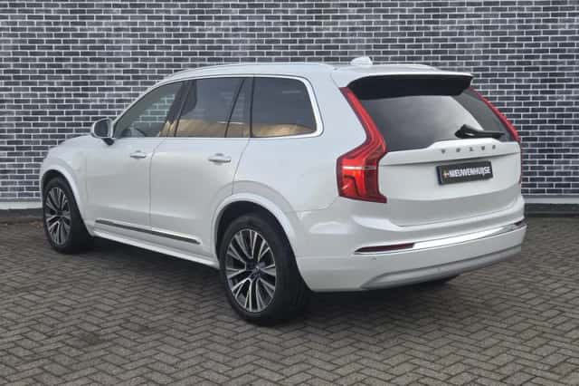 Volvo XC90 (2022) thumbnail 4