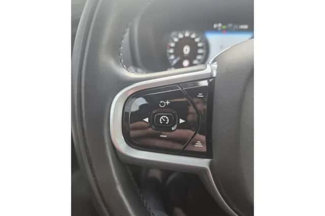 Volvo XC90 (2022) thumbnail 7