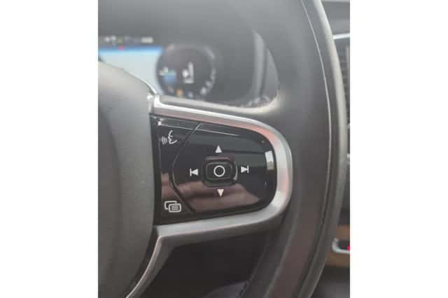 Volvo XC90 (2022) thumbnail 9