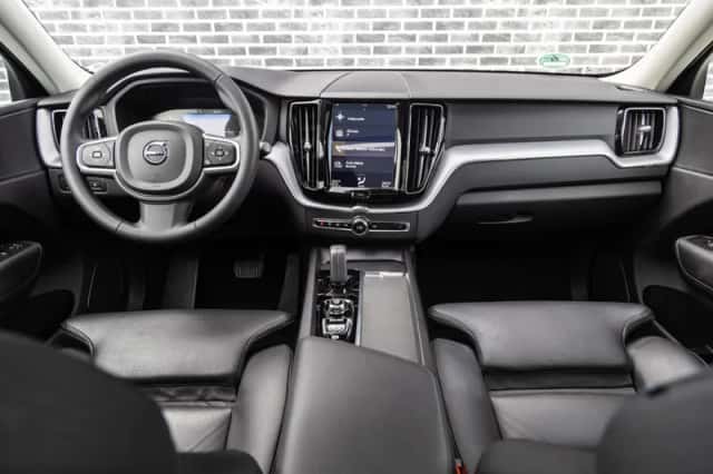 Volvo XC60 (2020) thumbnail 2